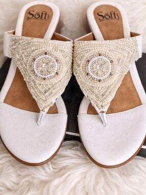 Söfft Beaded White leatherl Low Stacked Heel Sandala 9.5 NEW
